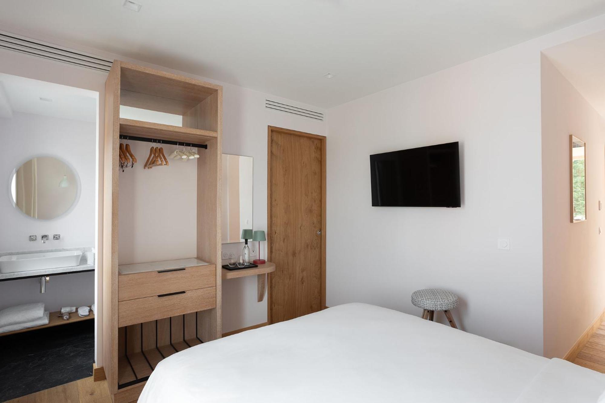 Auberge La Coste Le Puy-Sainte-Réparade Kamer foto
